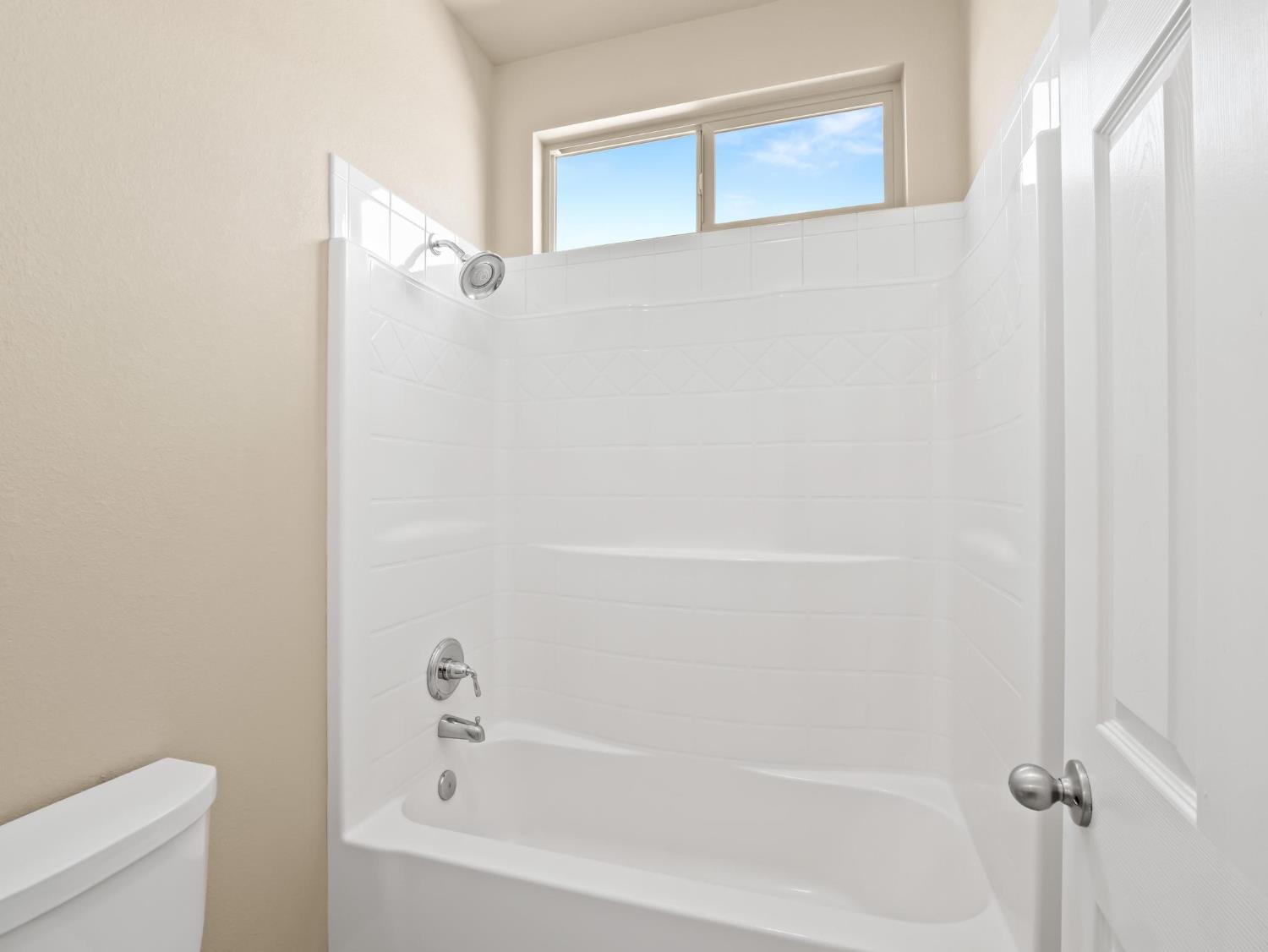 1178 Blackwood Ave, Clovis, CA 93619