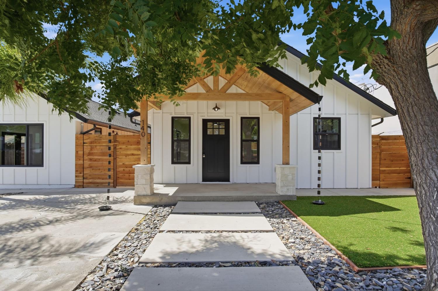 142 E Coolidge Ave, Modesto, CA 95350