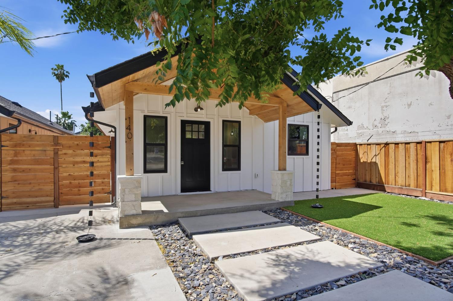 142 E Coolidge Ave, Modesto, CA 95350