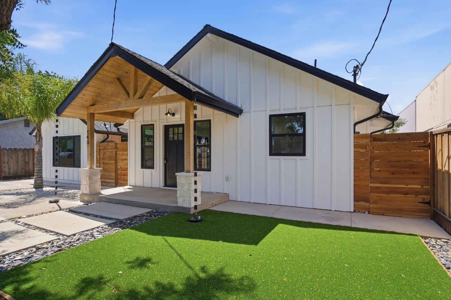 142 E Coolidge Ave, Modesto, CA 95350