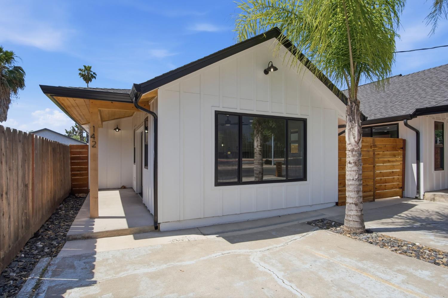 142 E Coolidge Ave, Modesto, CA 95350