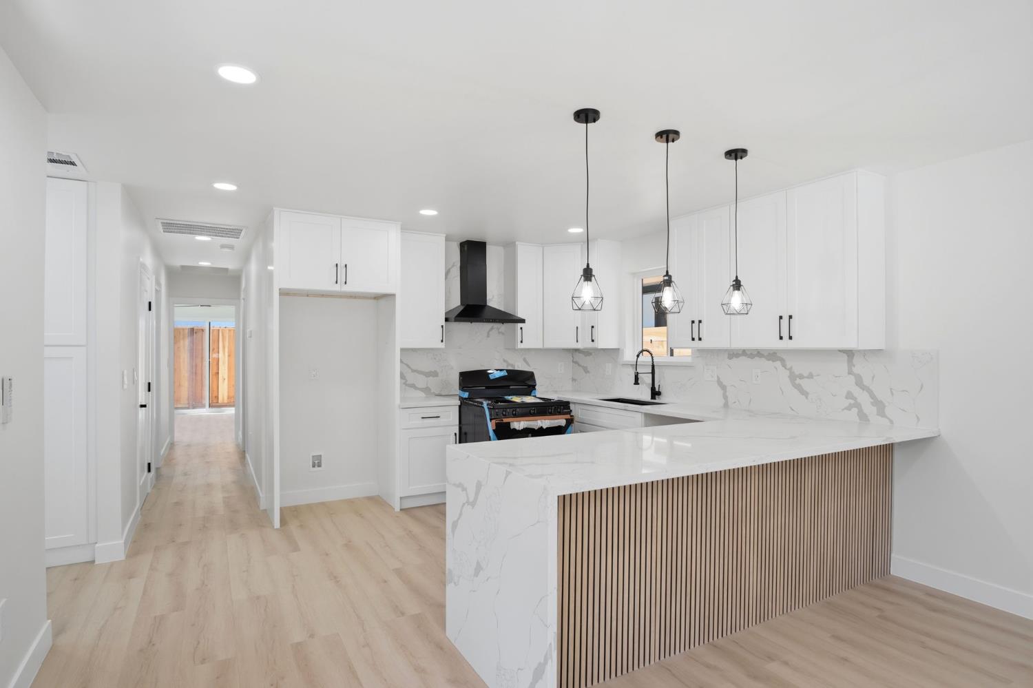 142 E Coolidge Ave, Modesto, CA 95350