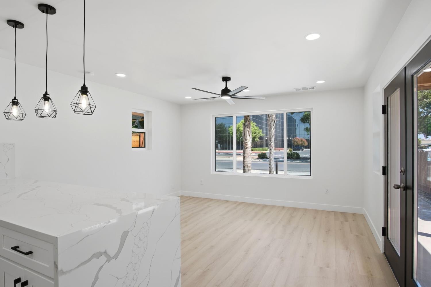 142 E Coolidge Ave, Modesto, CA 95350