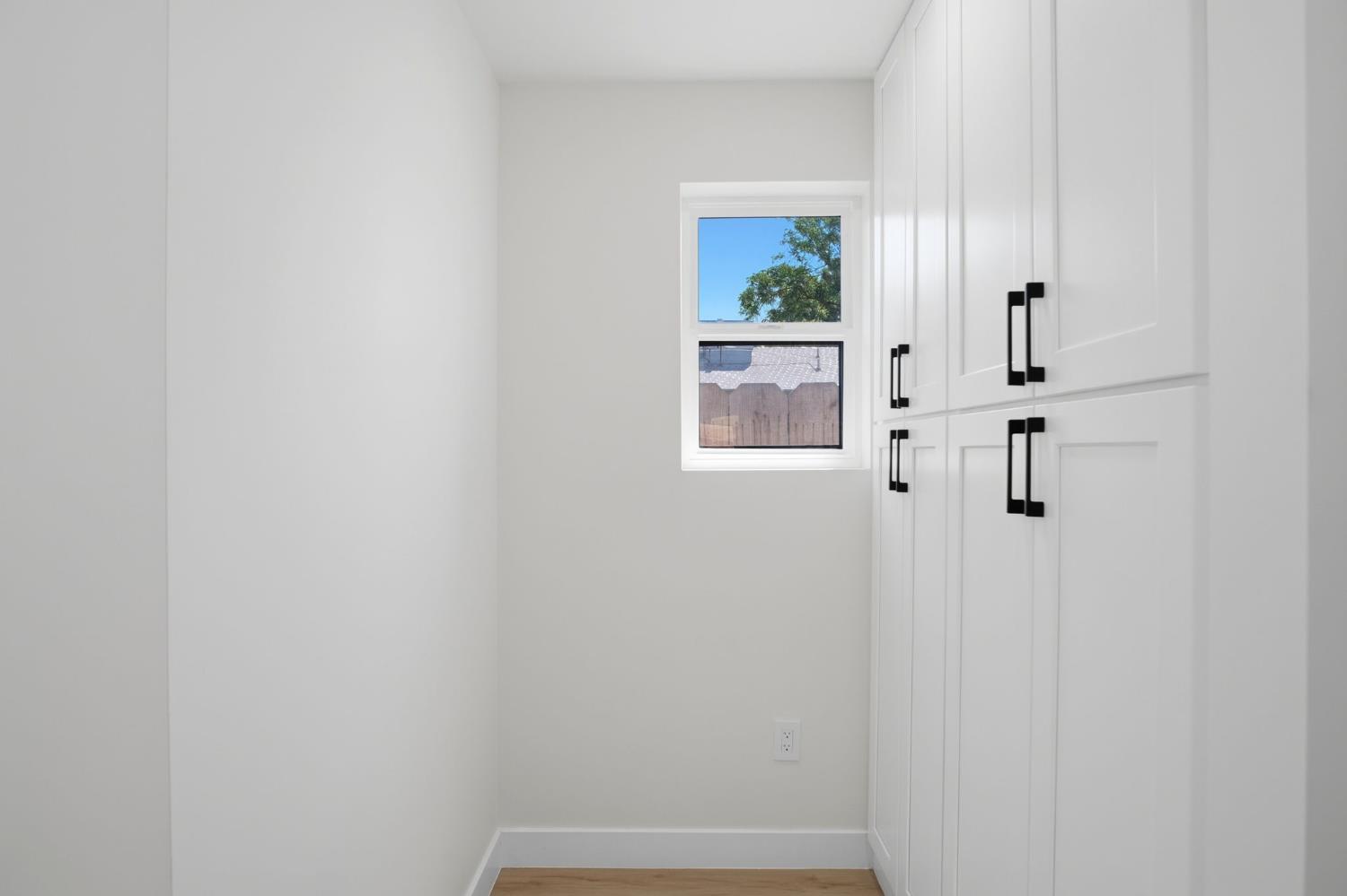 142 E Coolidge Ave, Modesto, CA 95350