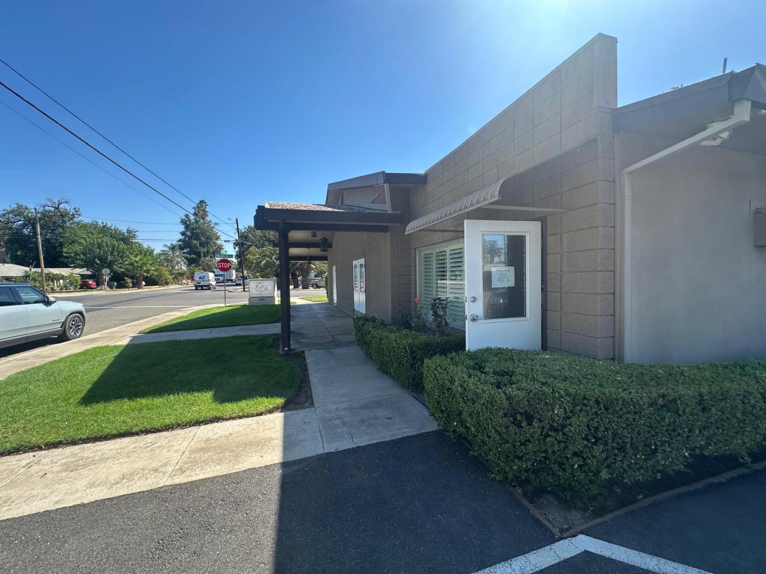 2561 5th St, Ceres, CA 95307