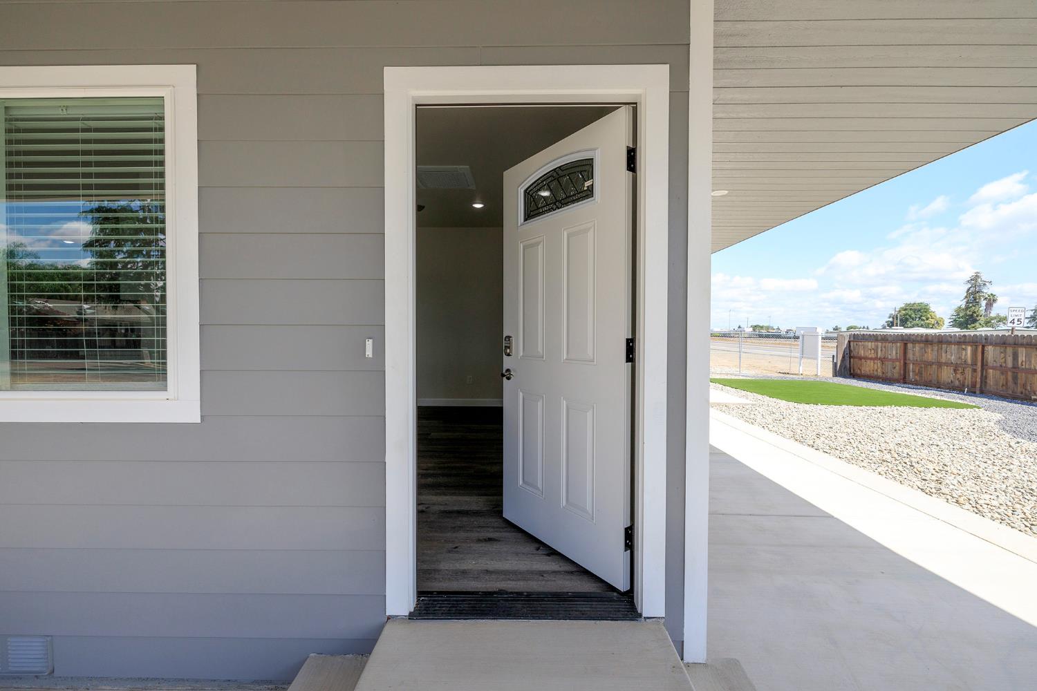 720 N 2nd St, Patterson, CA 95363