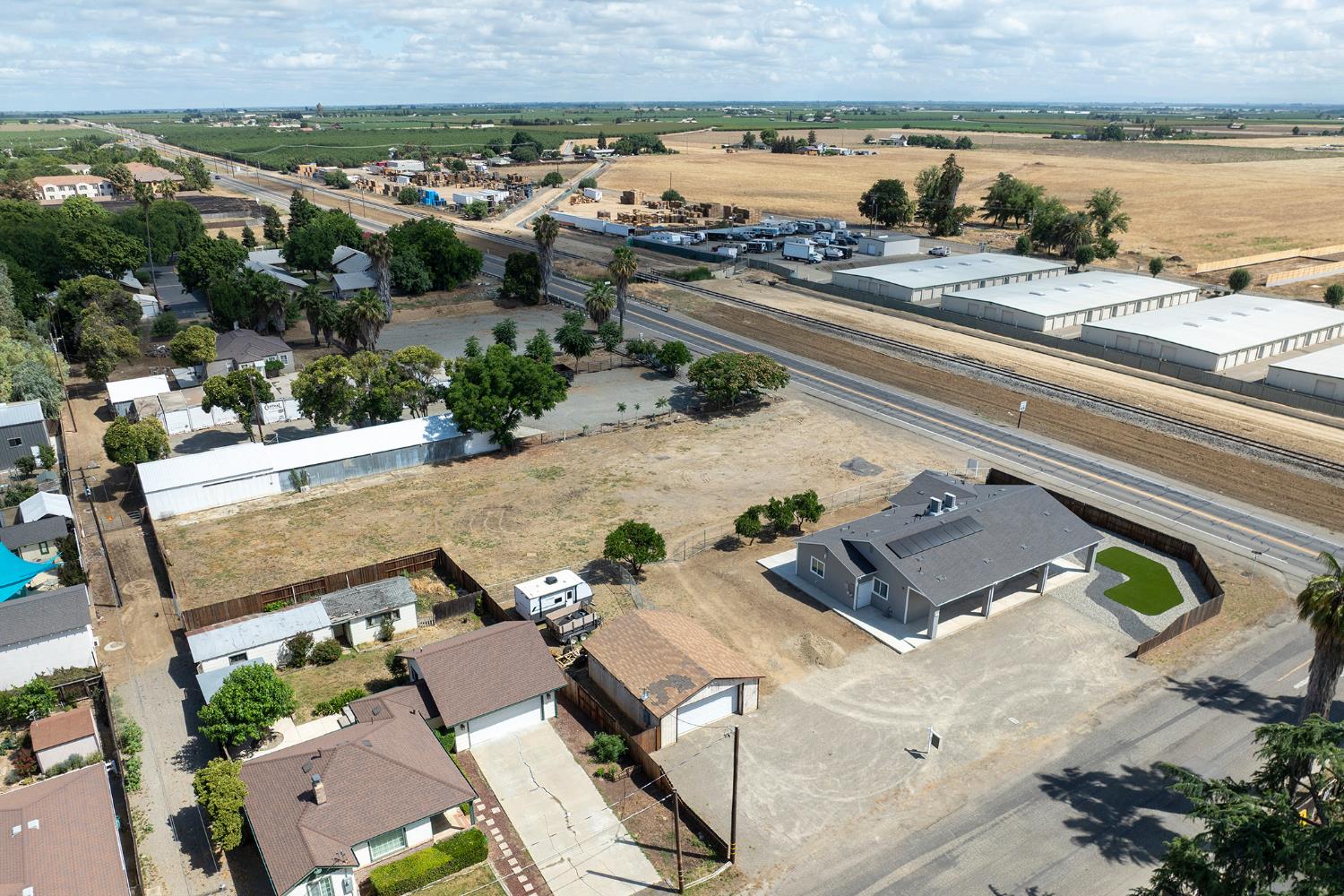 720 N 2nd St, Patterson, CA 95363