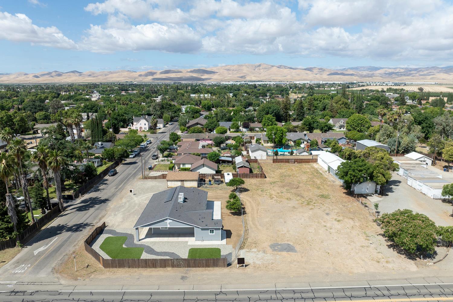 720 N 2nd St, Patterson, CA 95363