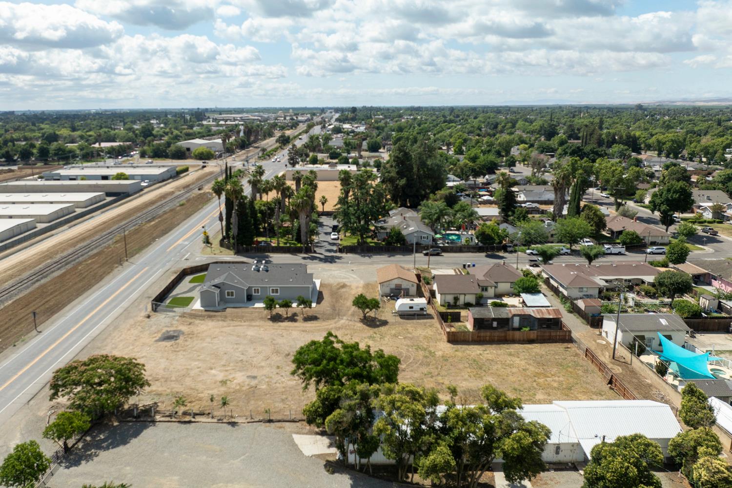 720 N 2nd St, Patterson, CA 95363