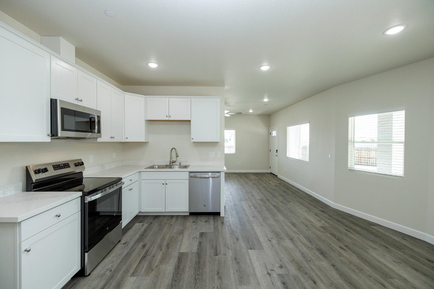720 N 2nd St, Patterson, CA 95363
