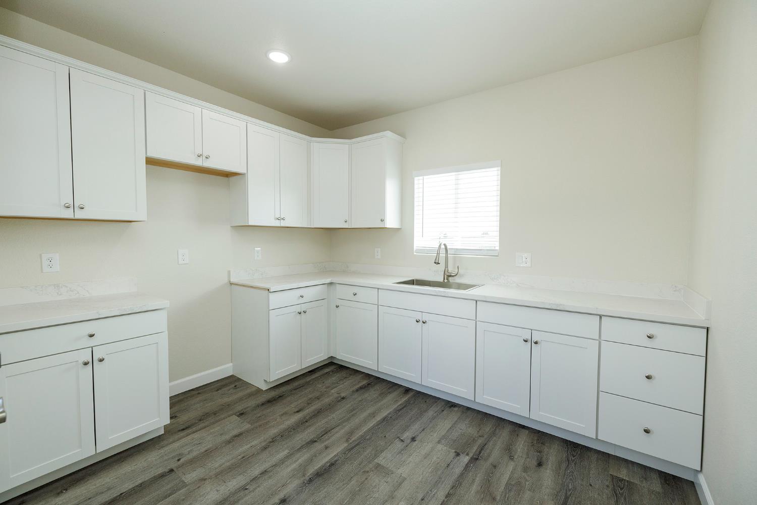 720 N 2nd St, Patterson, CA 95363