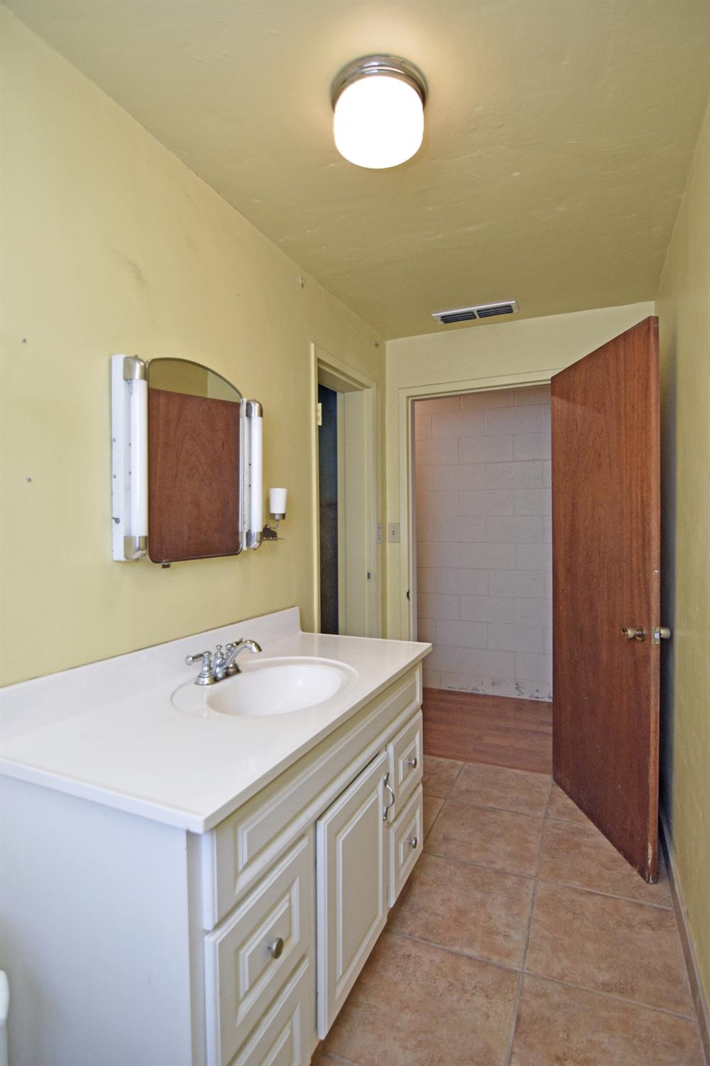 1206 S Verduga Rd, Turlock, CA 95380