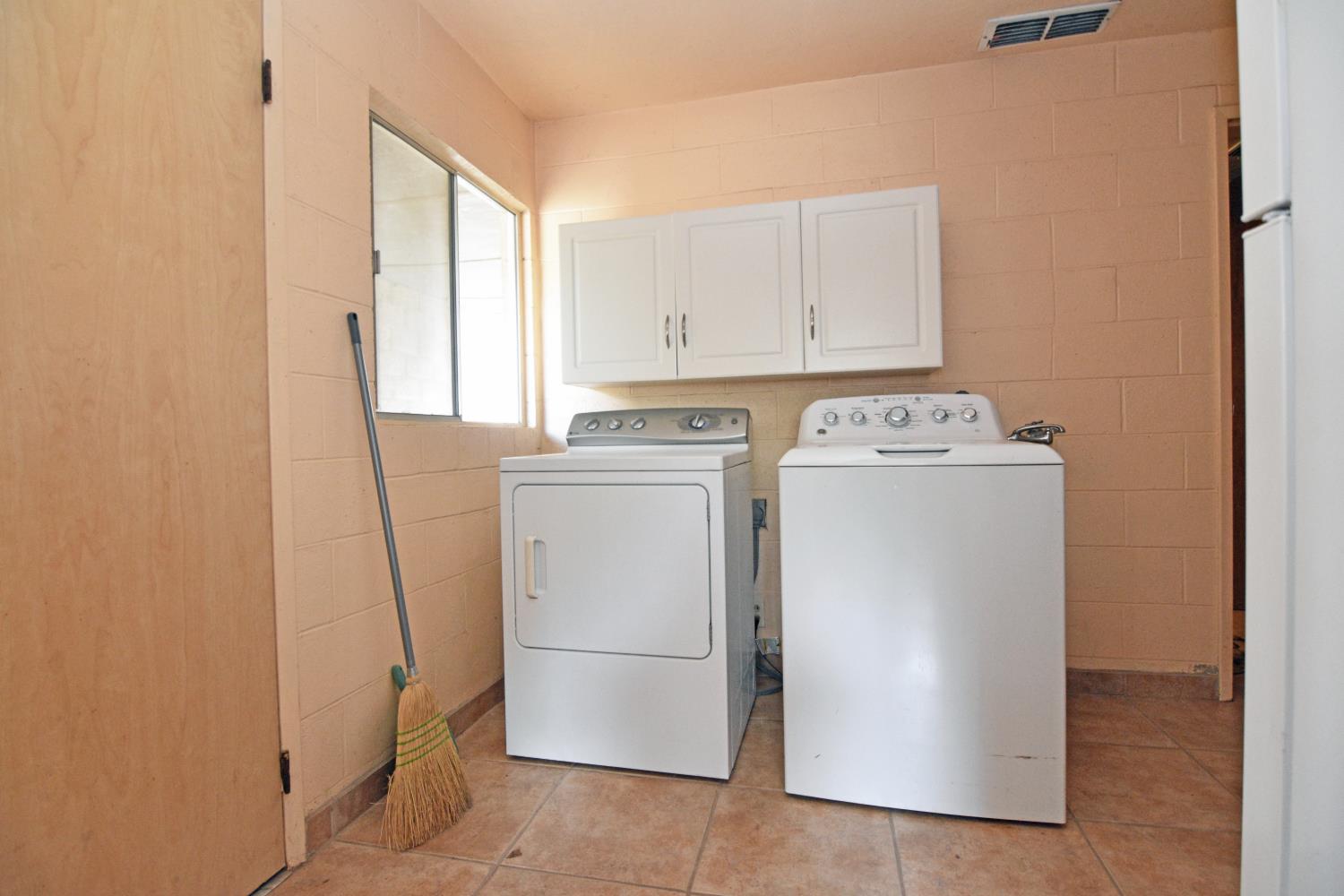 1206 S Verduga Rd, Turlock, CA 95380
