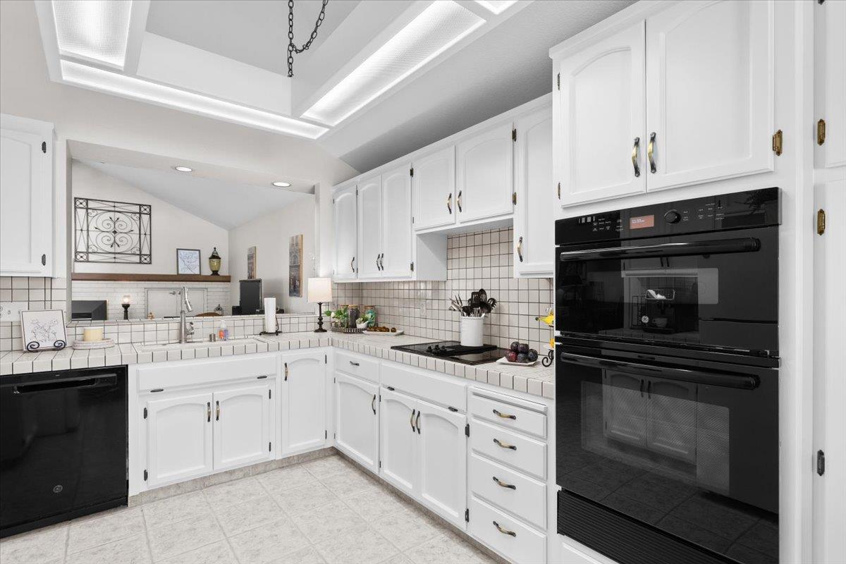 773 Mulholand Dr, Ripon, CA 95366