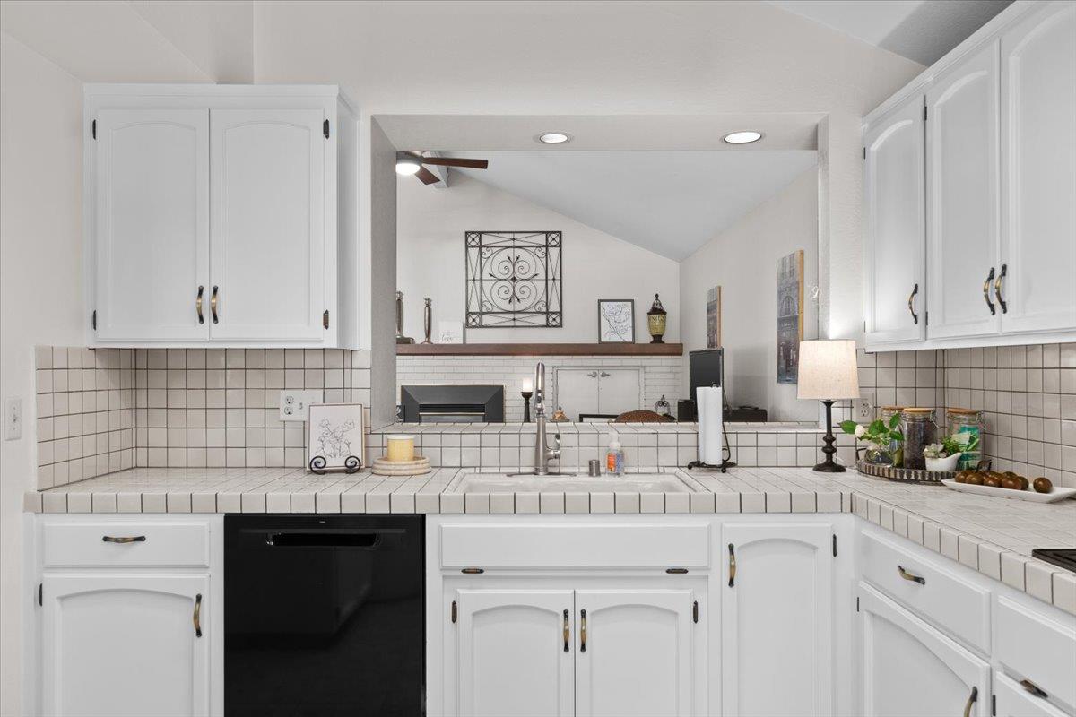773 Mulholand Dr, Ripon, CA 95366