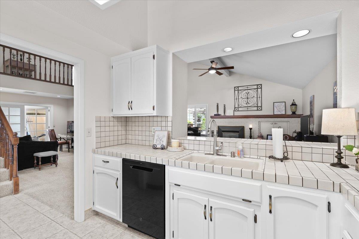 773 Mulholand Dr, Ripon, CA 95366