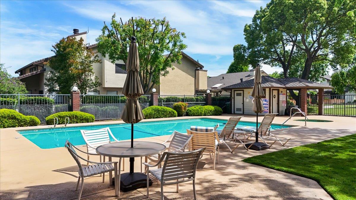 773 Mulholand Dr, Ripon, CA 95366