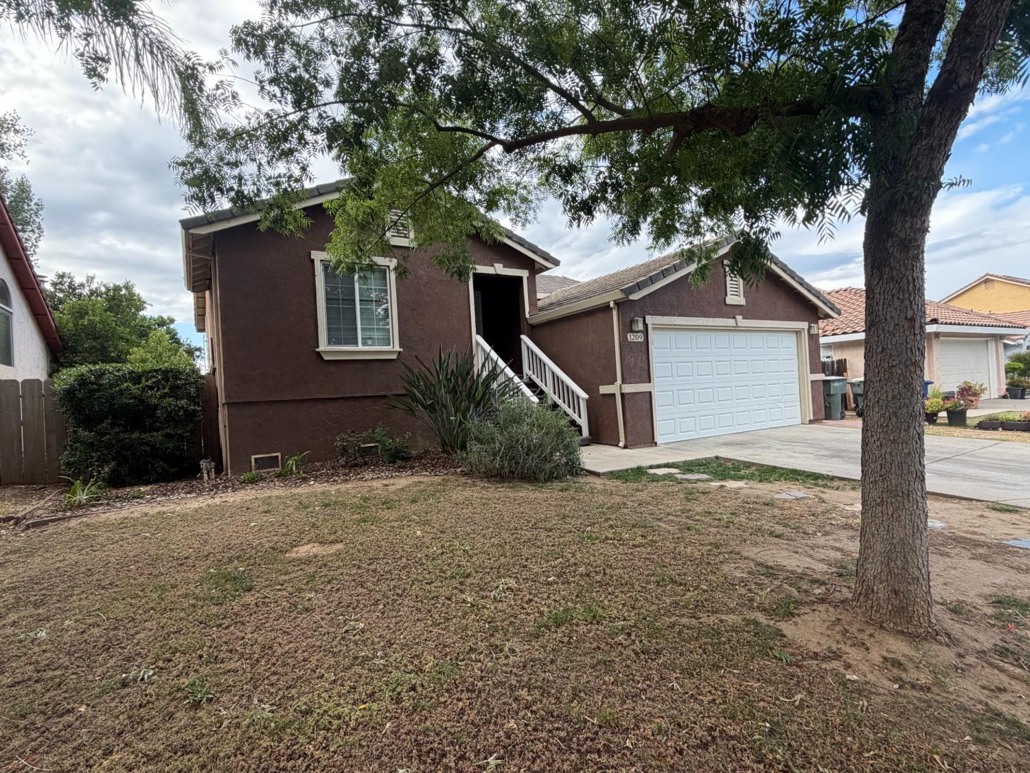 1209 Crater Ave, Modesto, CA 95351