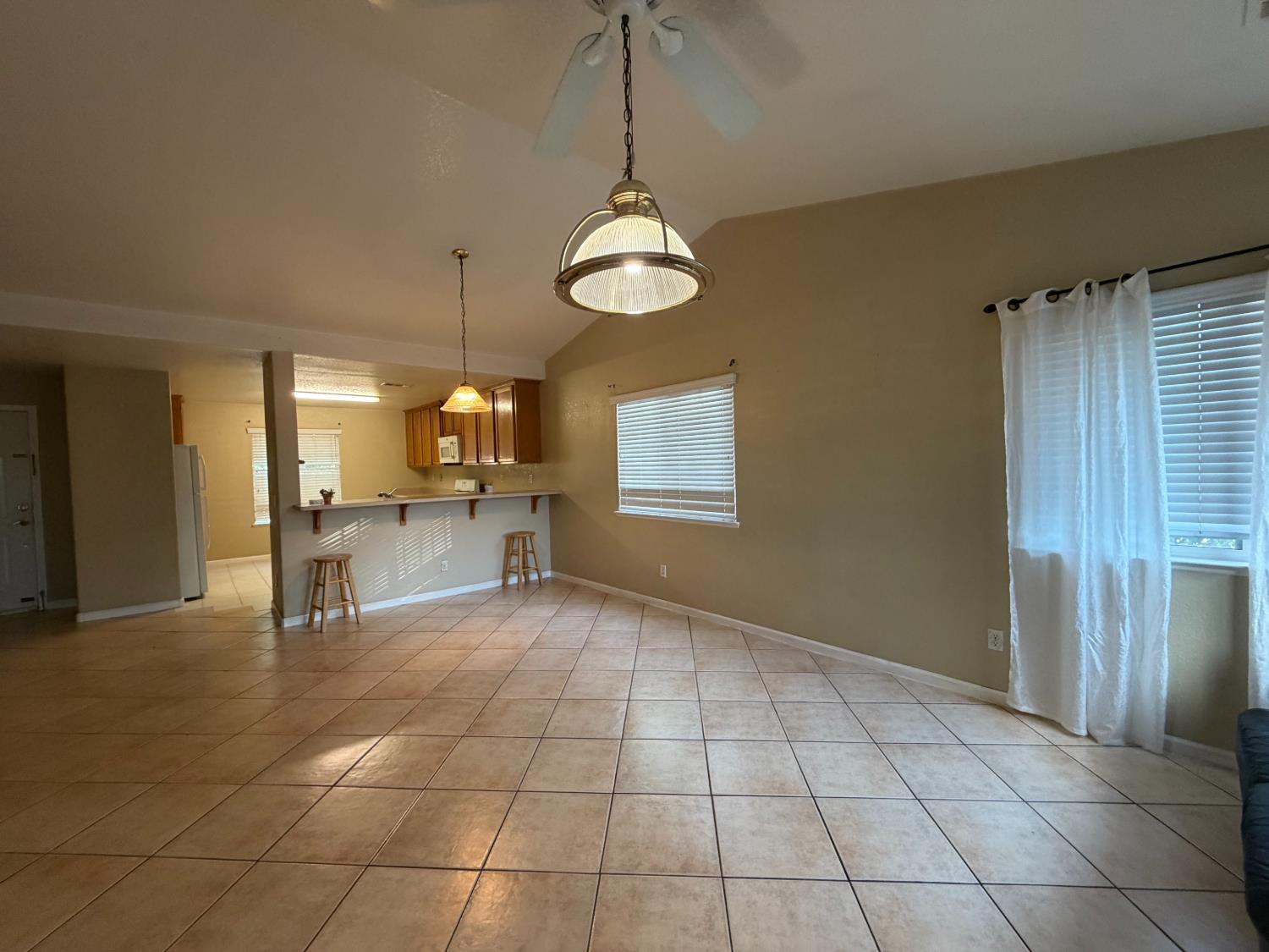 1209 Crater Ave, Modesto, CA 95351