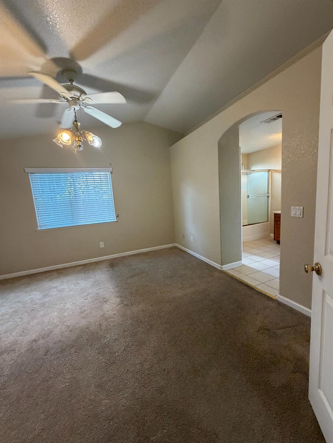 1209 Crater Ave, Modesto, CA 95351