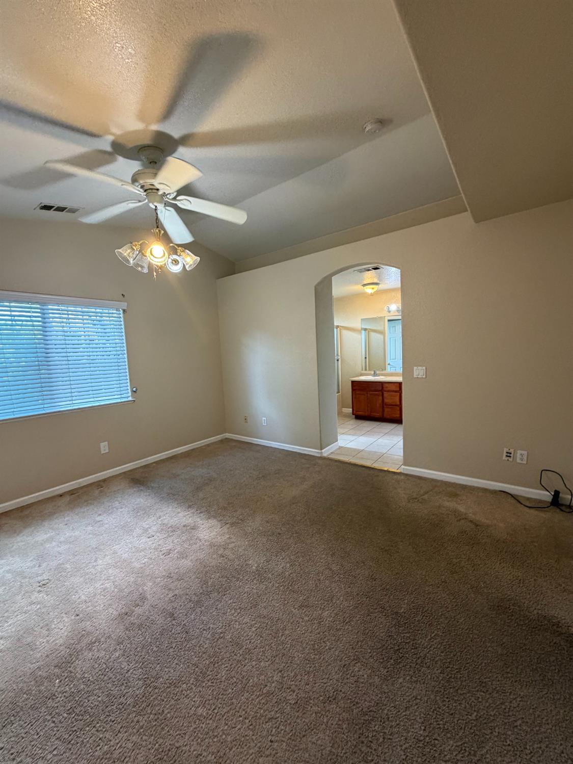 1209 Crater Ave, Modesto, CA 95351