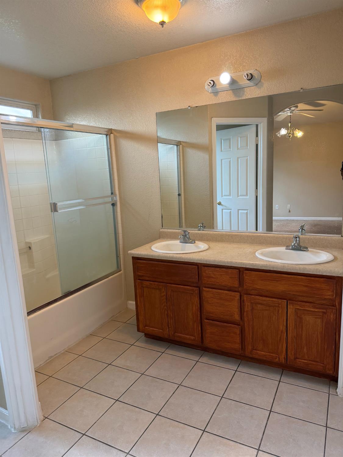 1209 Crater Ave, Modesto, CA 95351