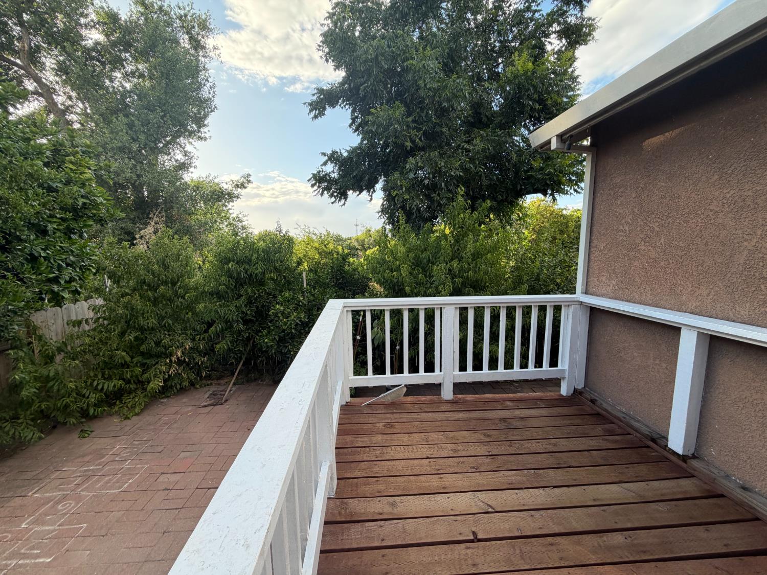 1209 Crater Ave, Modesto, CA 95351