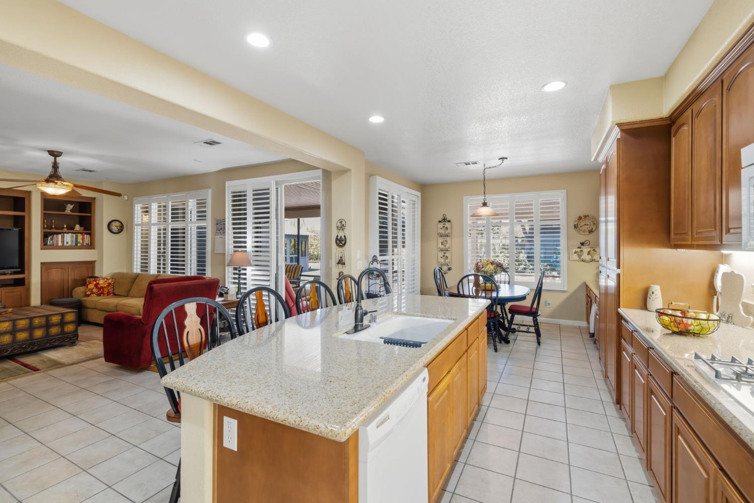 777 Jonabel Way, Oakdale, CA 95361