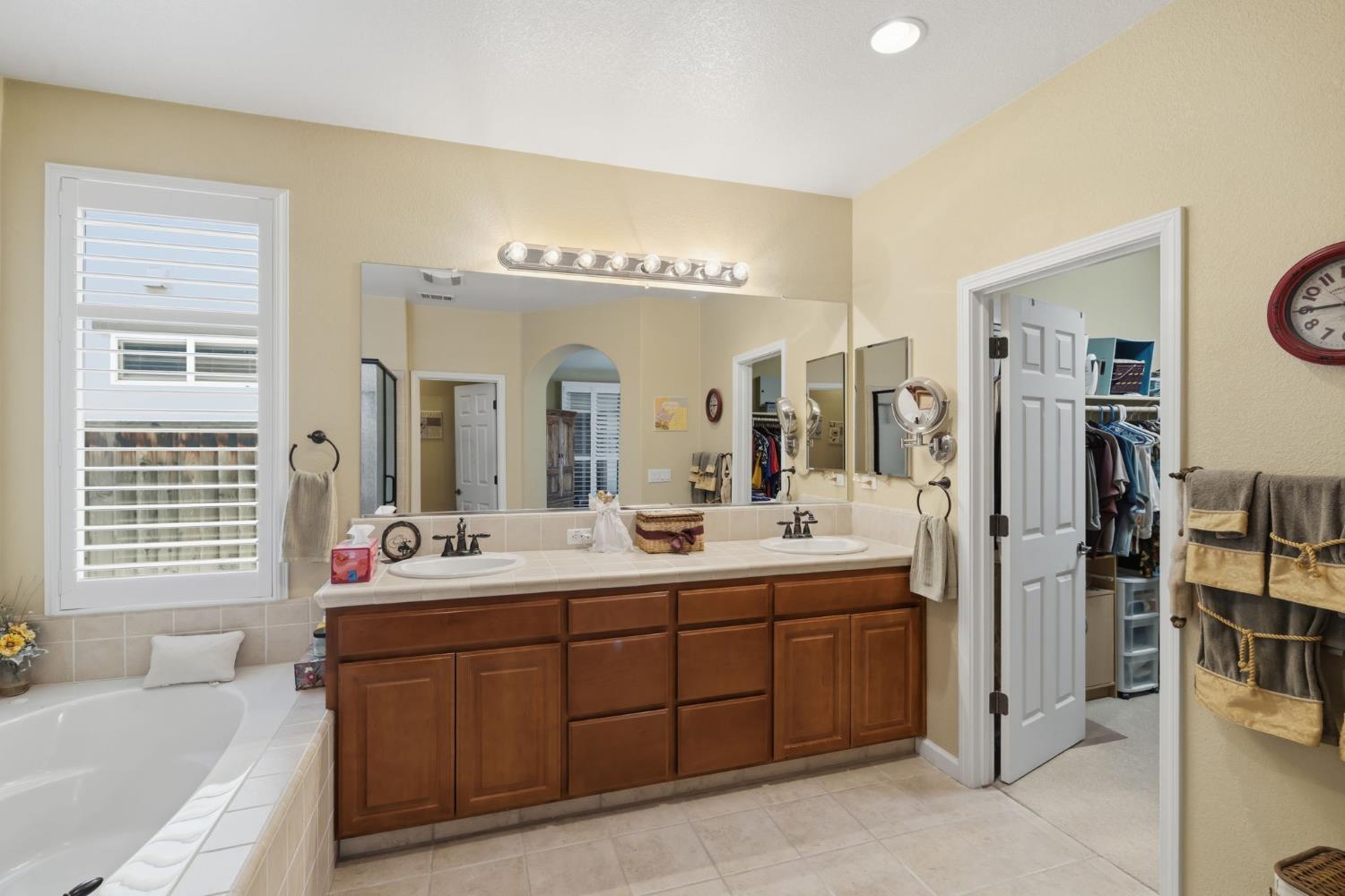 777 Jonabel Way, Oakdale, CA 95361