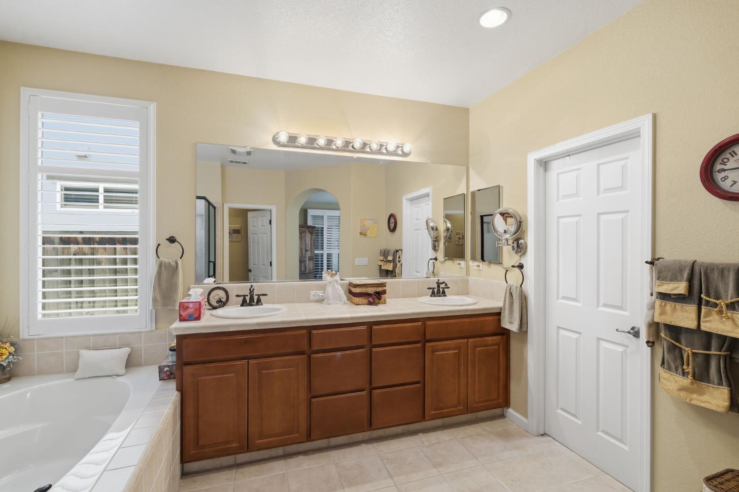 777 Jonabel Way, Oakdale, CA 95361
