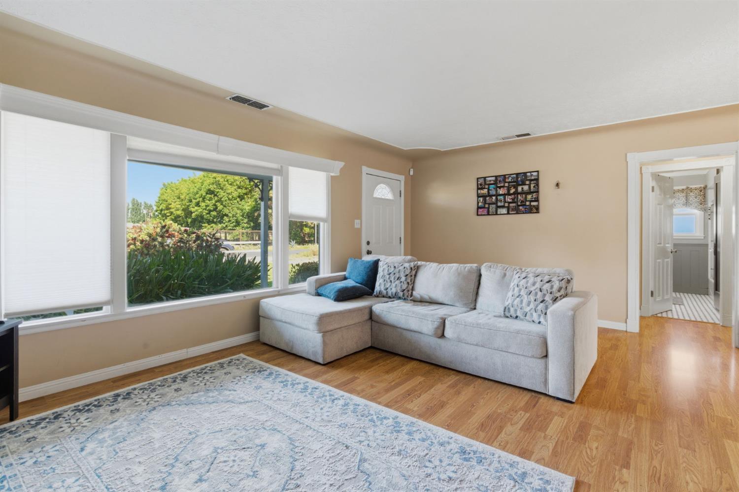 1242 Pauline Ave, Modesto, CA 95358