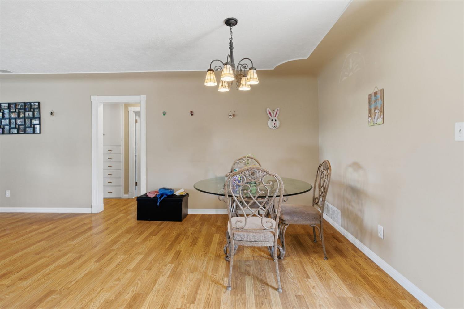 1242 Pauline Ave, Modesto, CA 95358