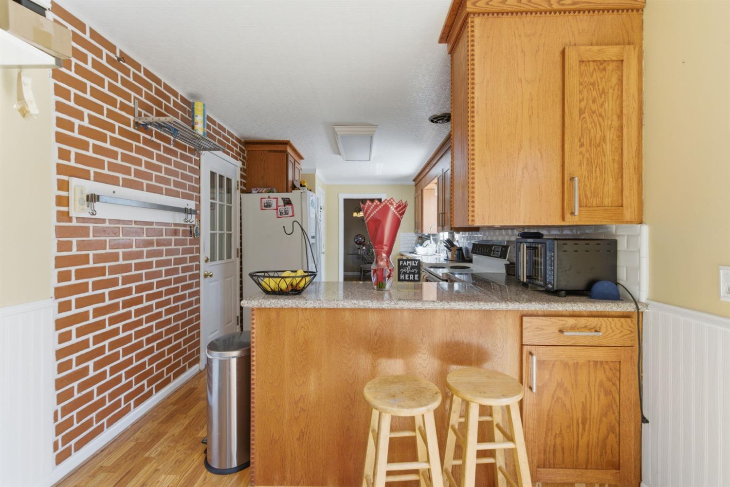 1242 Pauline Ave, Modesto, CA 95358