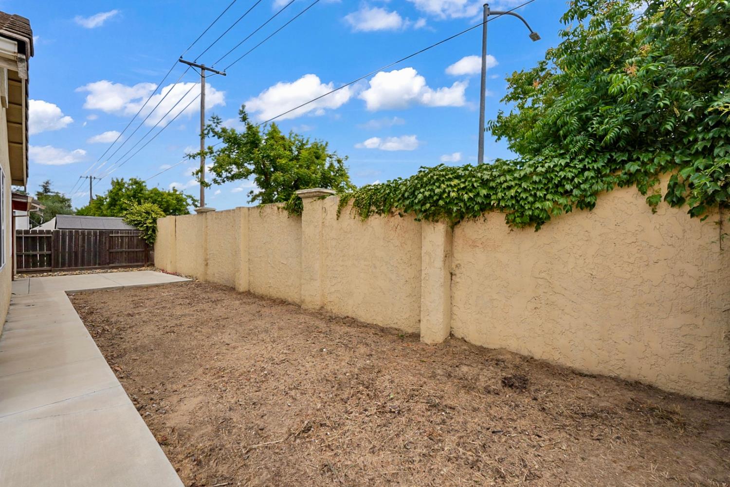 1720 Somersby Ln, Ceres, CA 95307