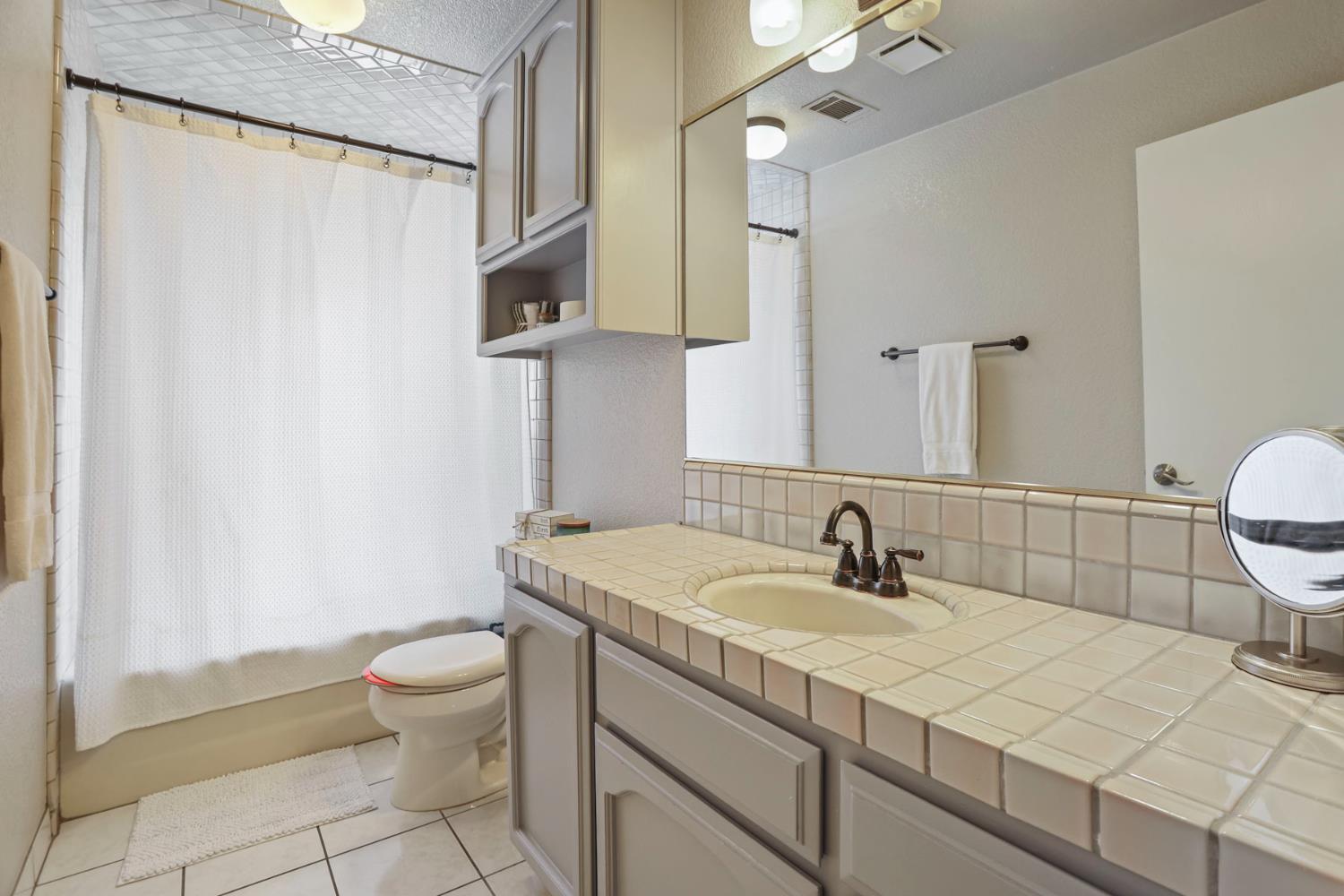 2500 Konynenburg Ln, Modesto, CA 95356