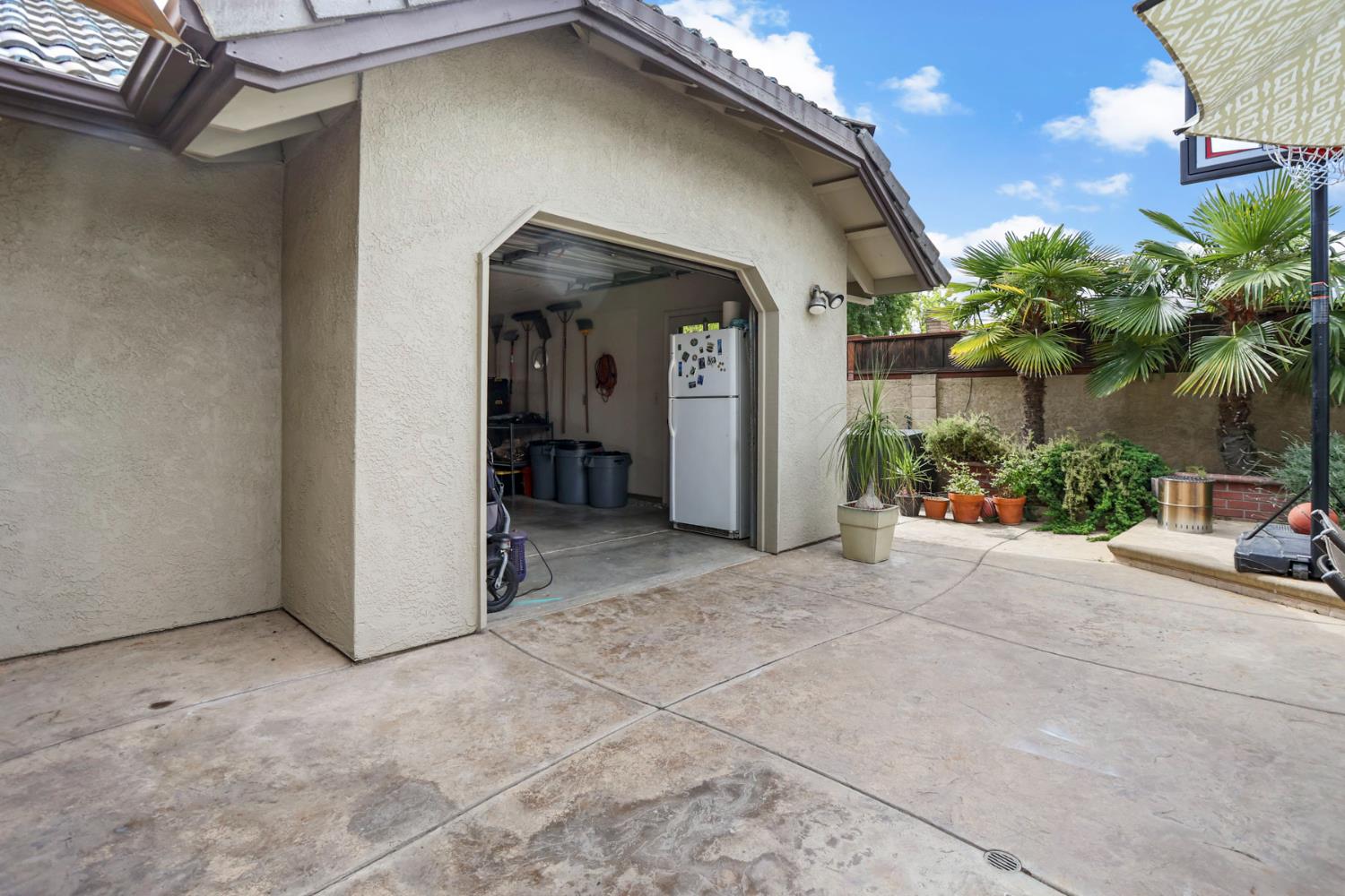 2500 Konynenburg Ln, Modesto, CA 95356