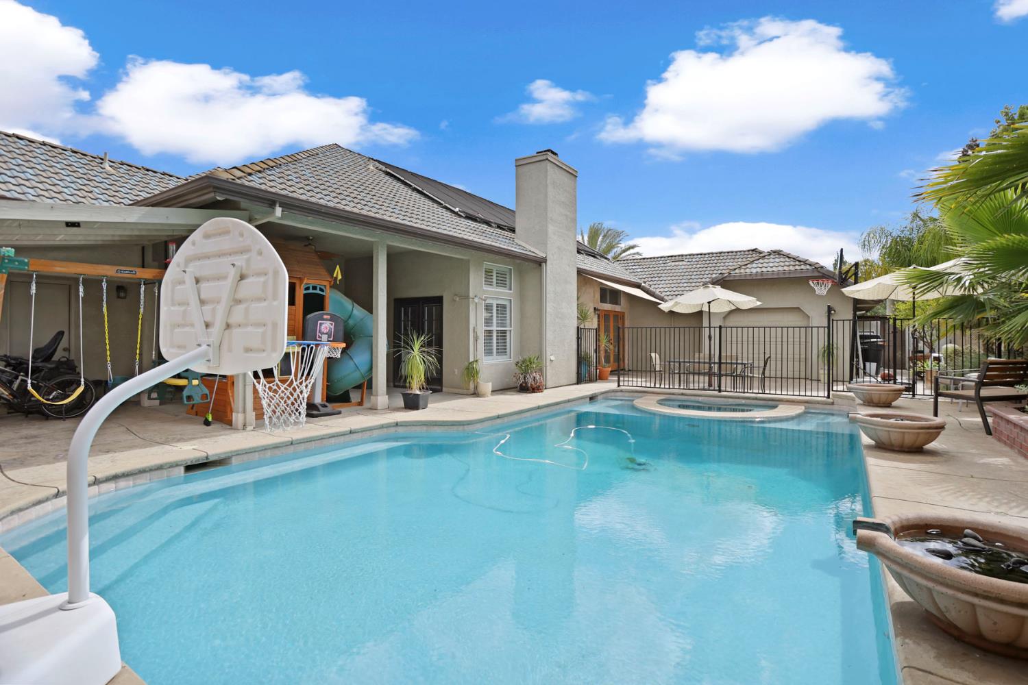 2500 Konynenburg Ln, Modesto, CA 95356