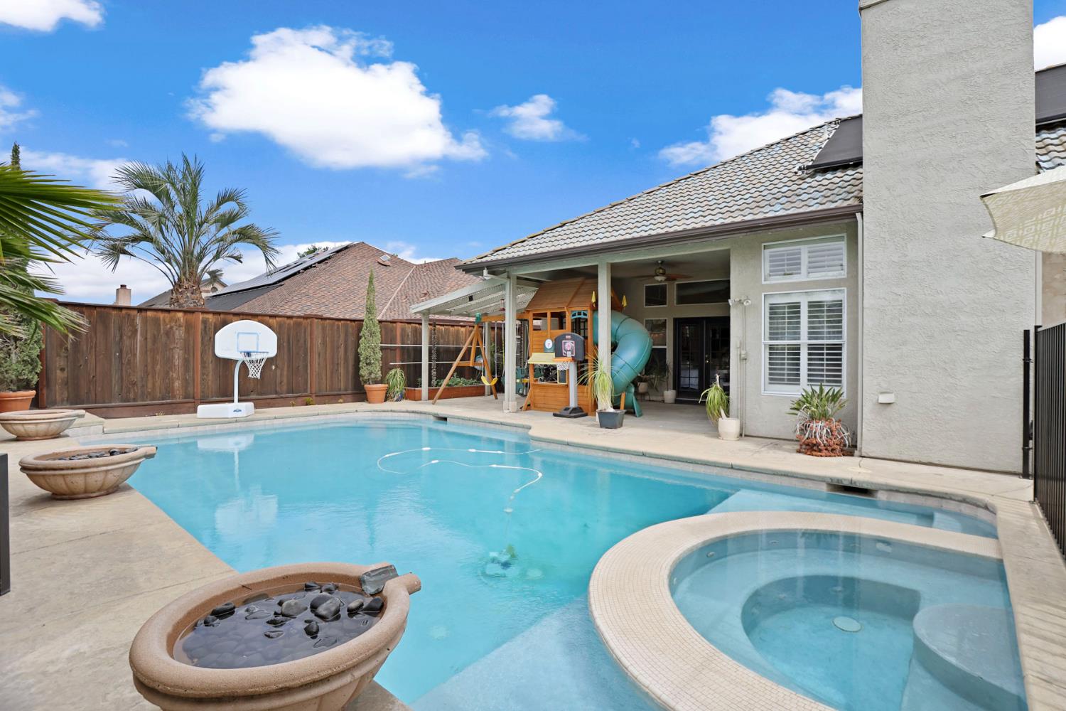 2500 Konynenburg Ln, Modesto, CA 95356