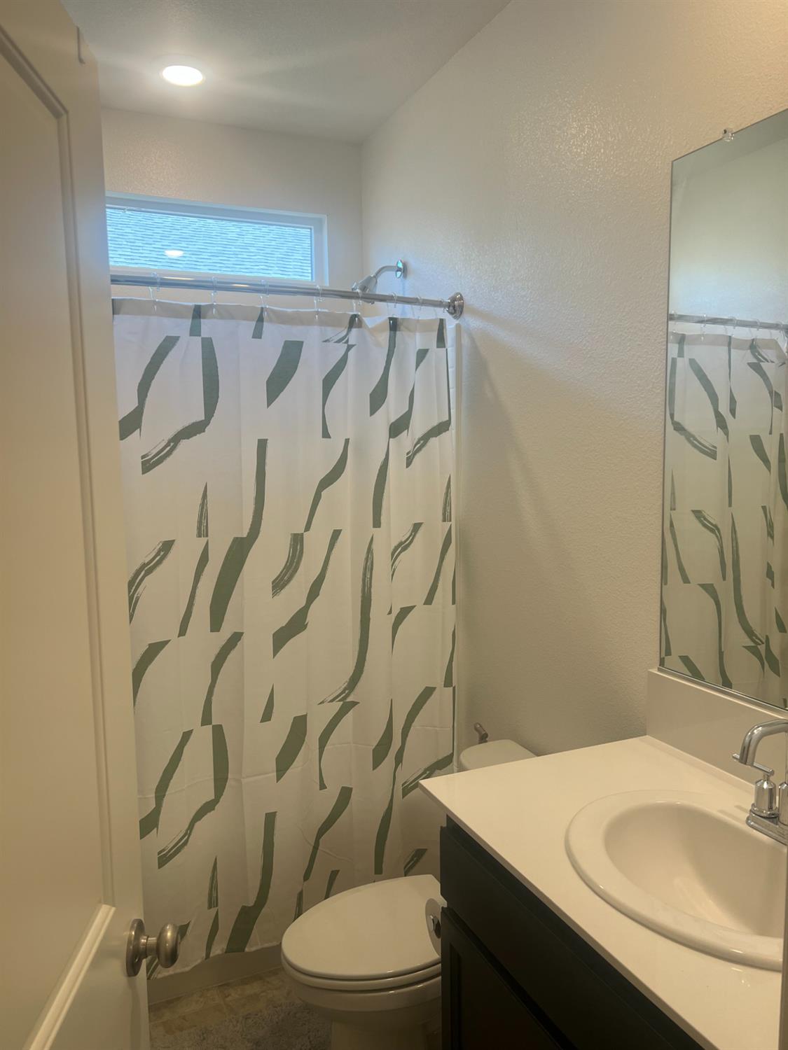 648 Cheshire Dr, Patterson, CA 95363