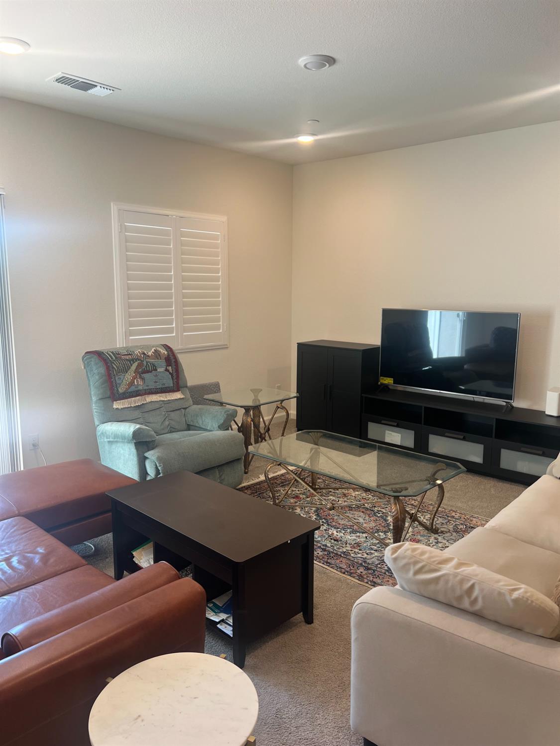 648 Cheshire Dr, Patterson, CA 95363