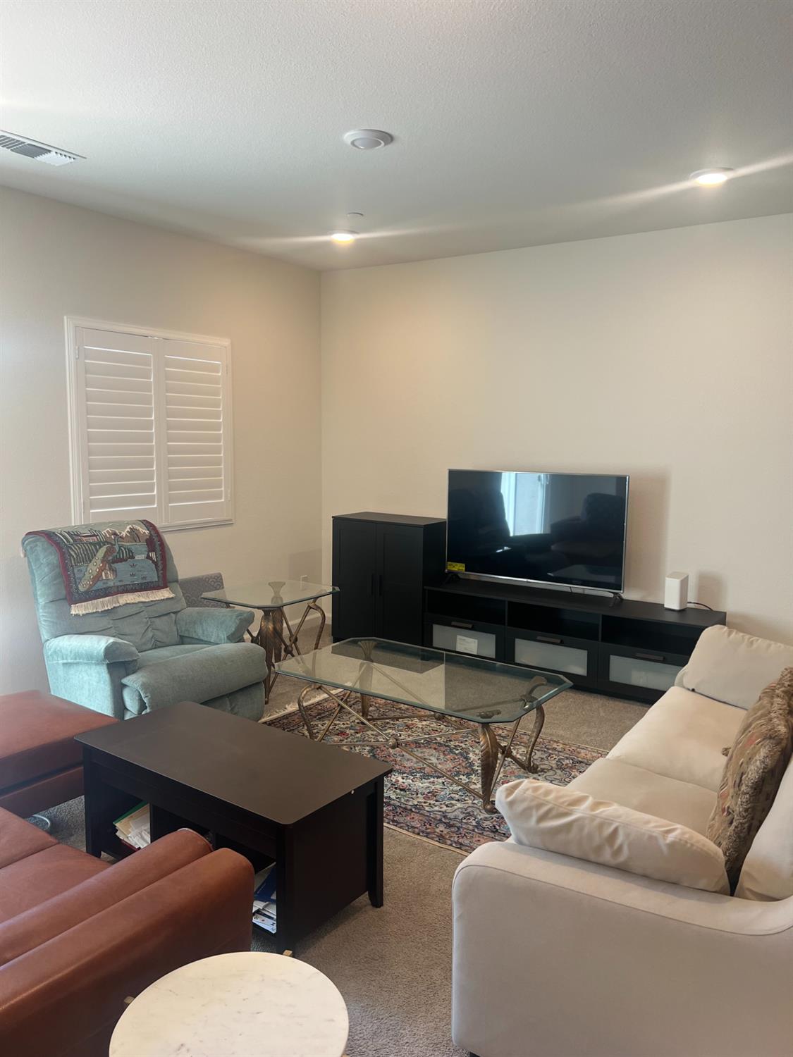 648 Cheshire Dr, Patterson, CA 95363
