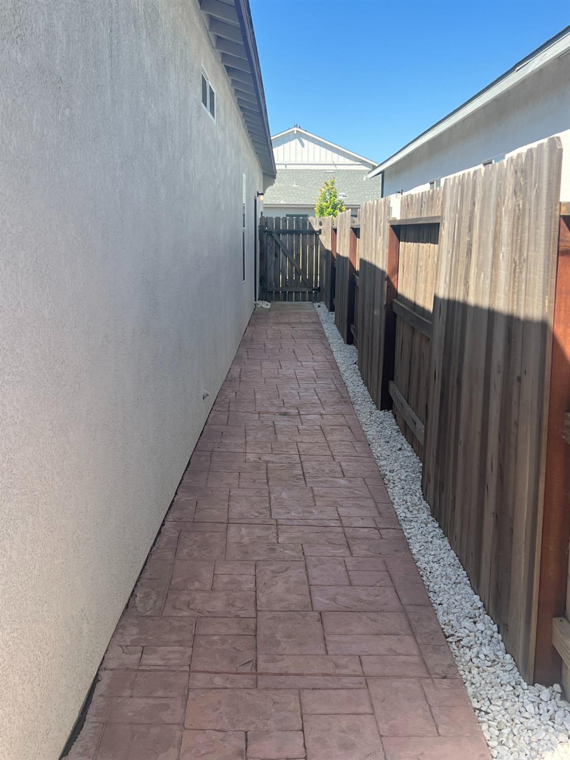 648 Cheshire Dr, Patterson, CA 95363