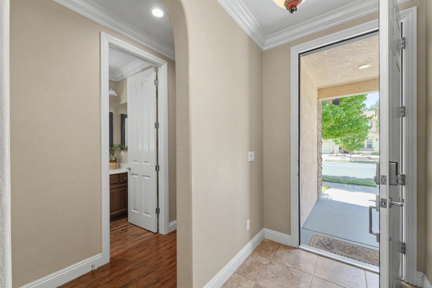 1223 E Springer Dr, Turlock, CA 95382