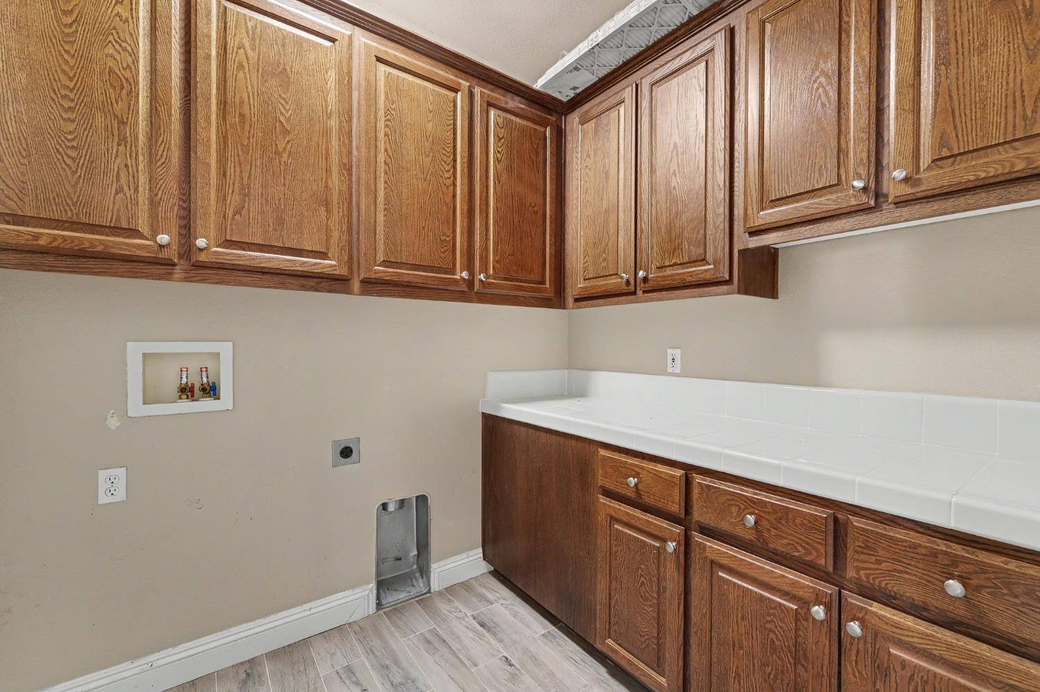 1223 E Springer Dr, Turlock, CA 95382