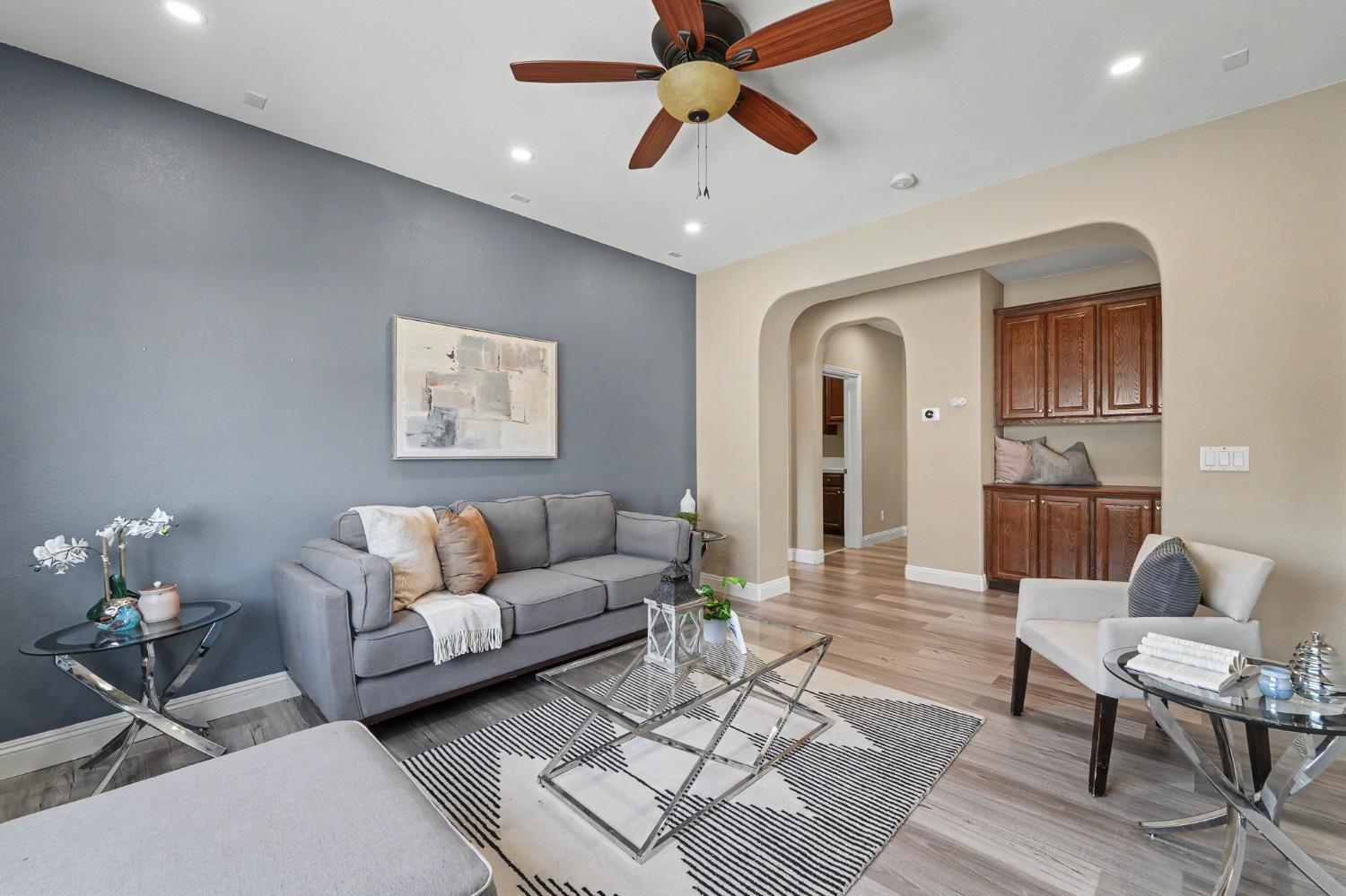 1223 E Springer Dr, Turlock, CA 95382