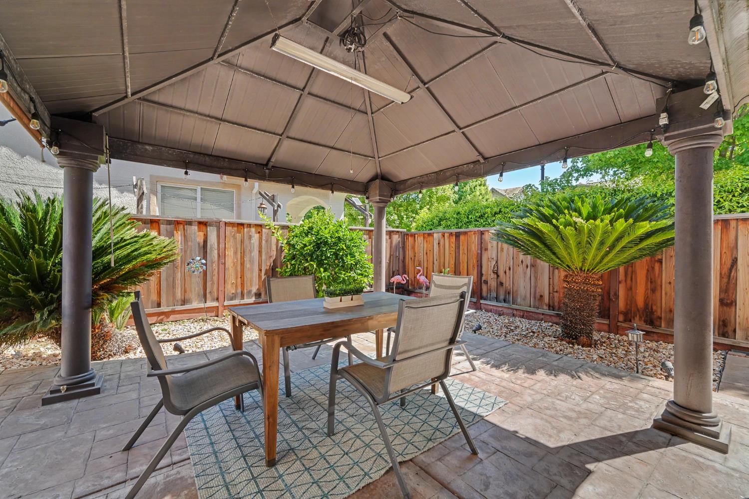 1223 E Springer Dr, Turlock, CA 95382