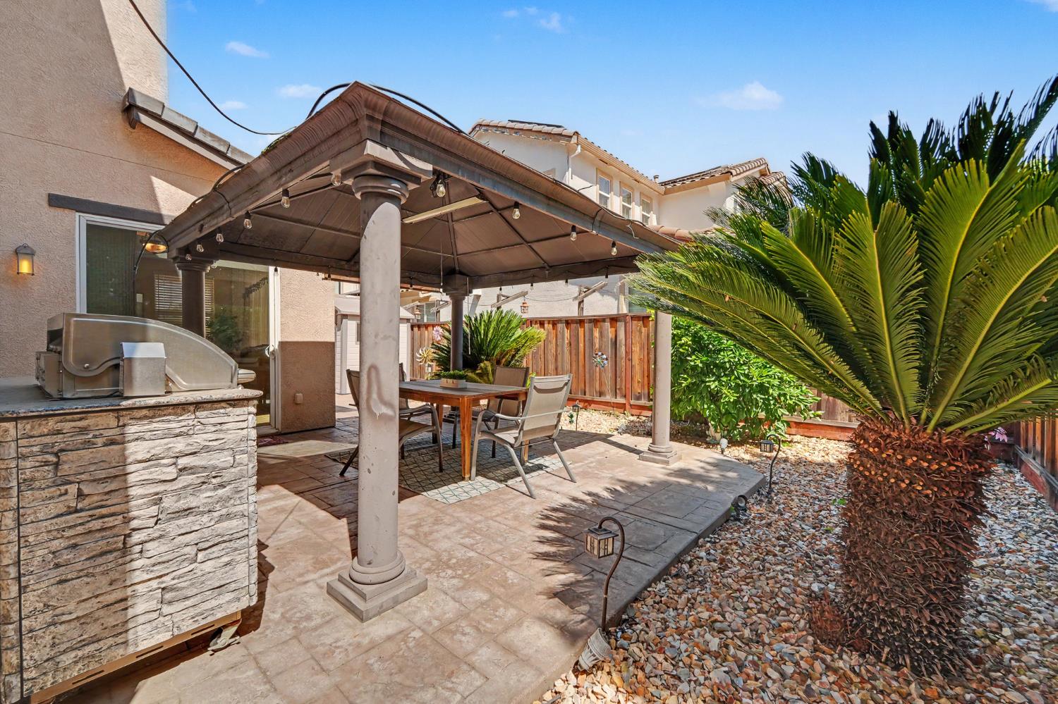 1223 E Springer Dr, Turlock, CA 95382