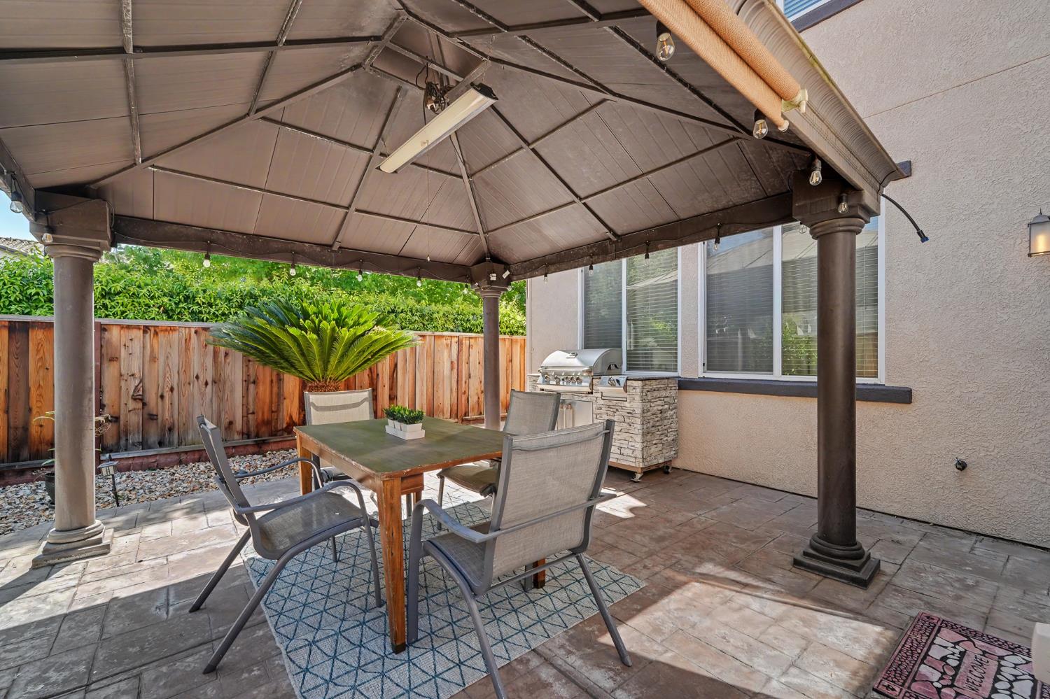 1223 E Springer Dr, Turlock, CA 95382