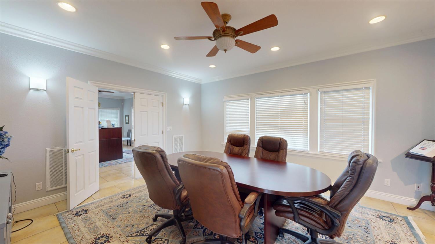 400 W Yosemite Ave #100, Madera, CA 93637