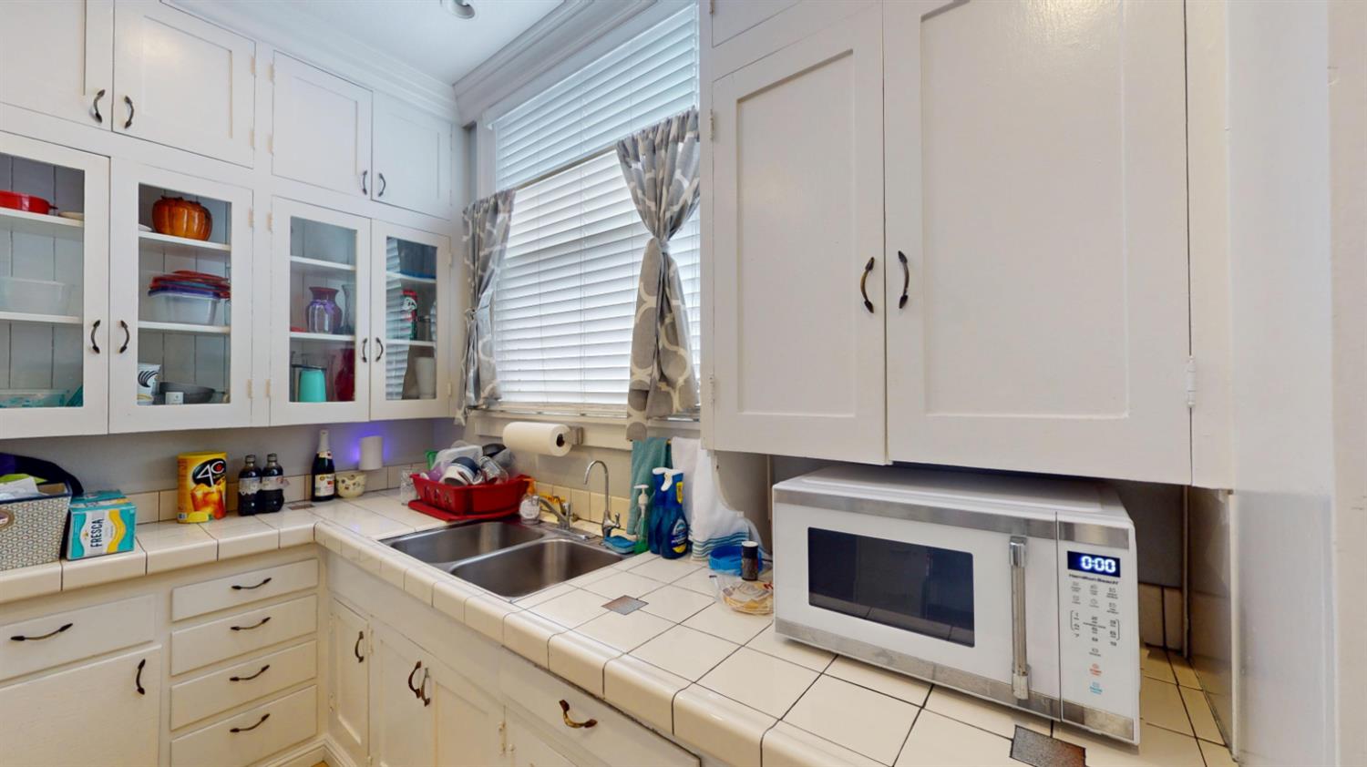 400 W Yosemite Ave #100, Madera, CA 93637
